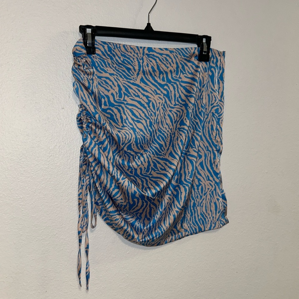 Festive stripped cinched skirt, size M!